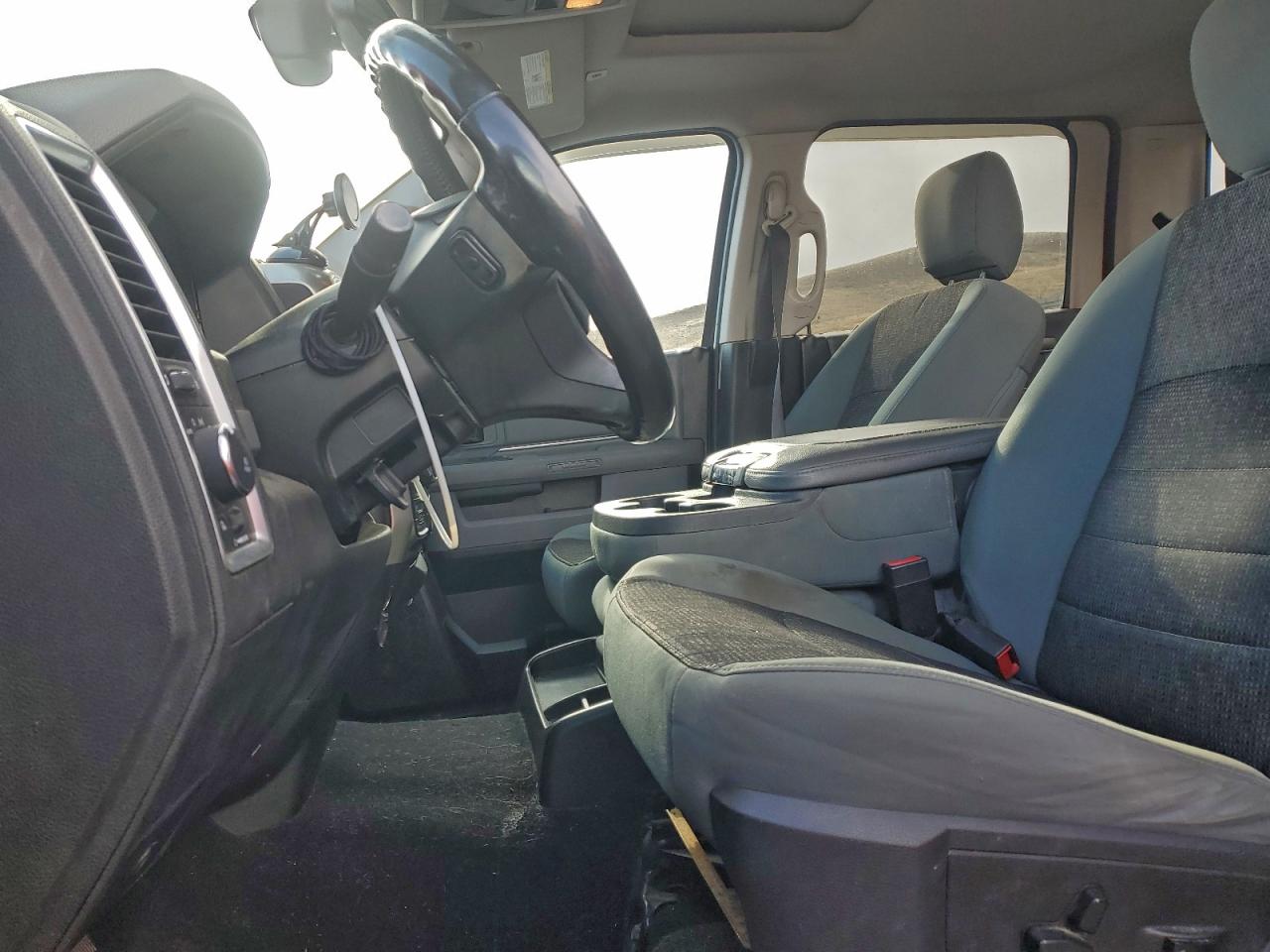 2019 RAM 1500 CLASSIC SLT photo 19