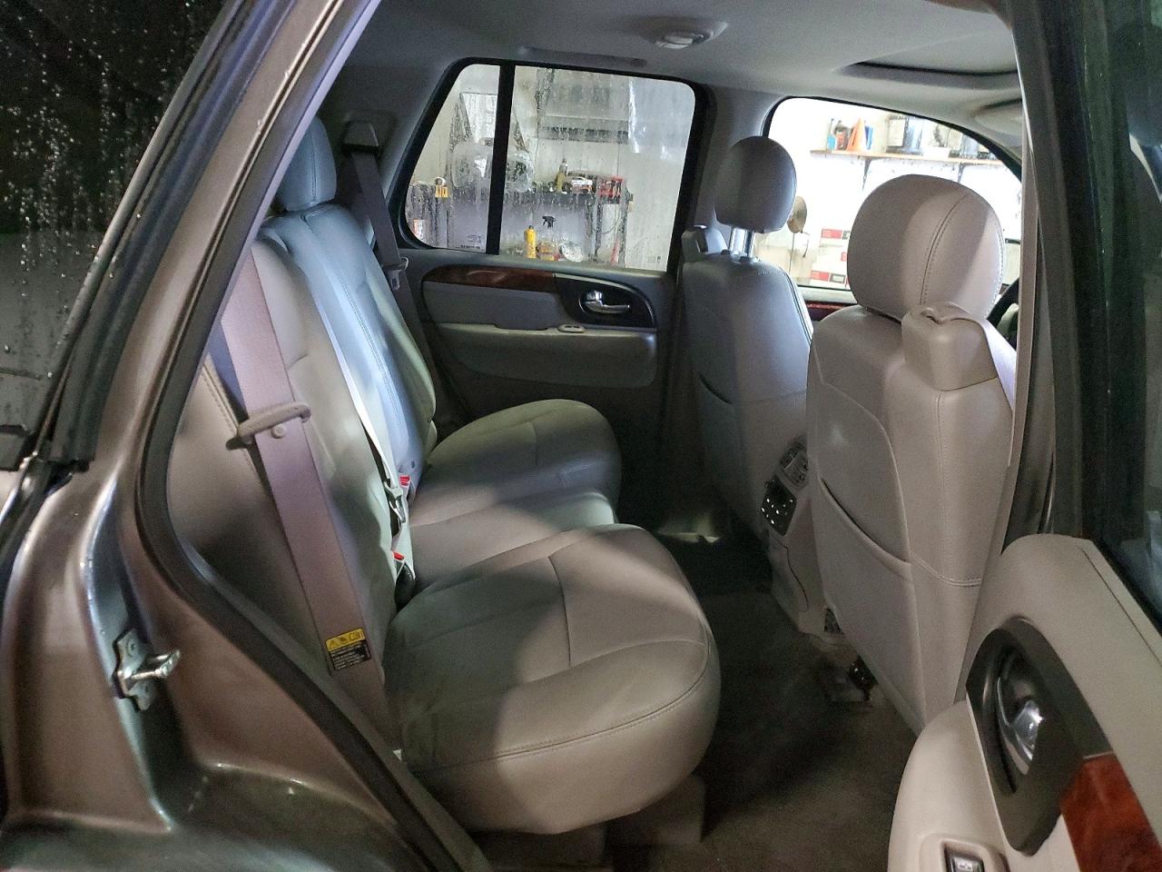 2005 GMC ENVOY photo 11
