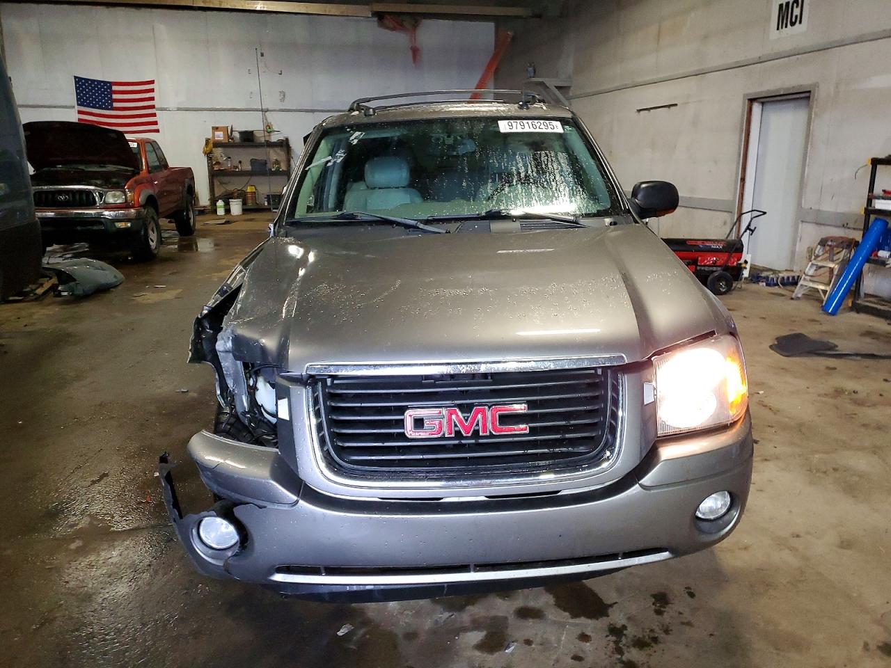 2005 GMC ENVOY photo 5