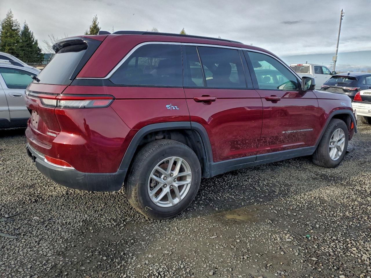 2024 JEEP GRAND CHEROKEE LAREDO photo 5