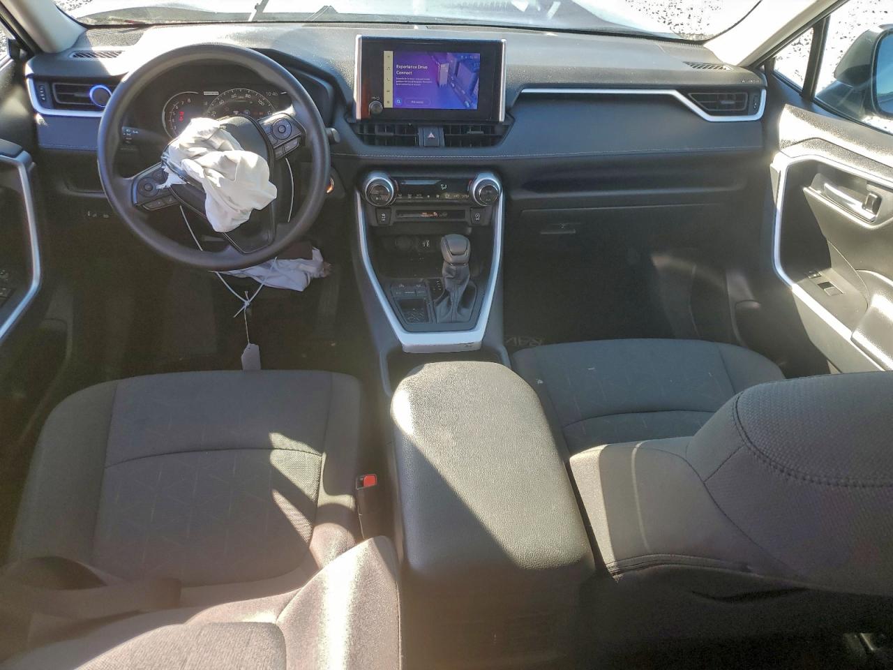 2024 TOYOTA RAV4 XLE photo 22