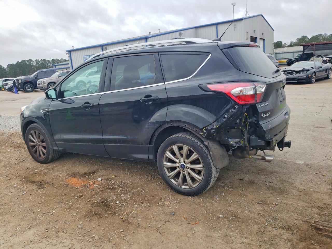 2017 FORD ESCAPE TITANIUM photo 2