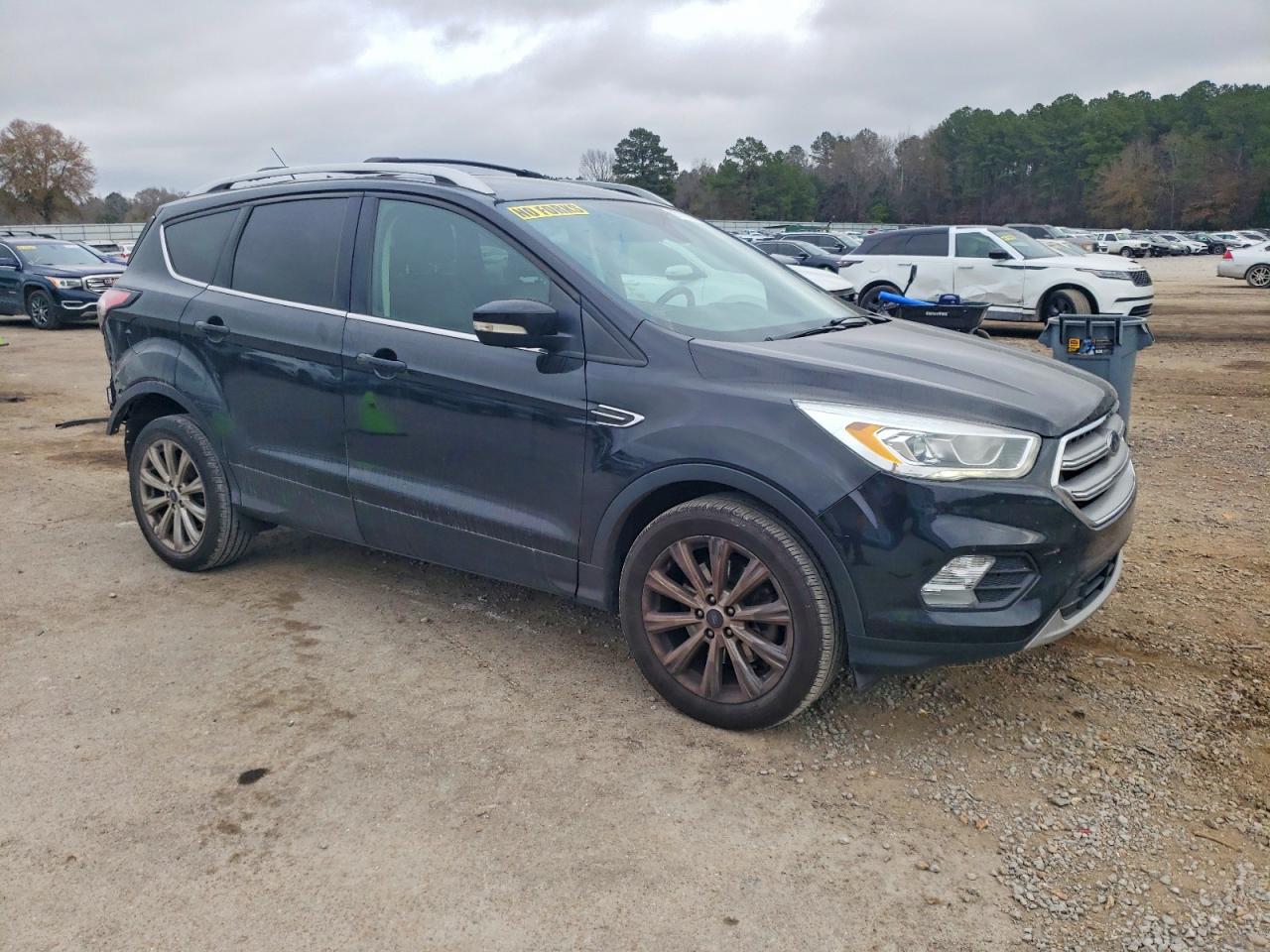 2017 FORD ESCAPE TITANIUM photo 4