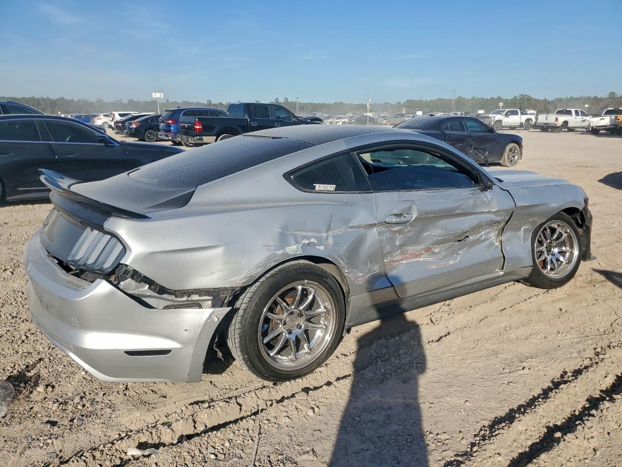 2016 FORD MUSTANG photo 5
