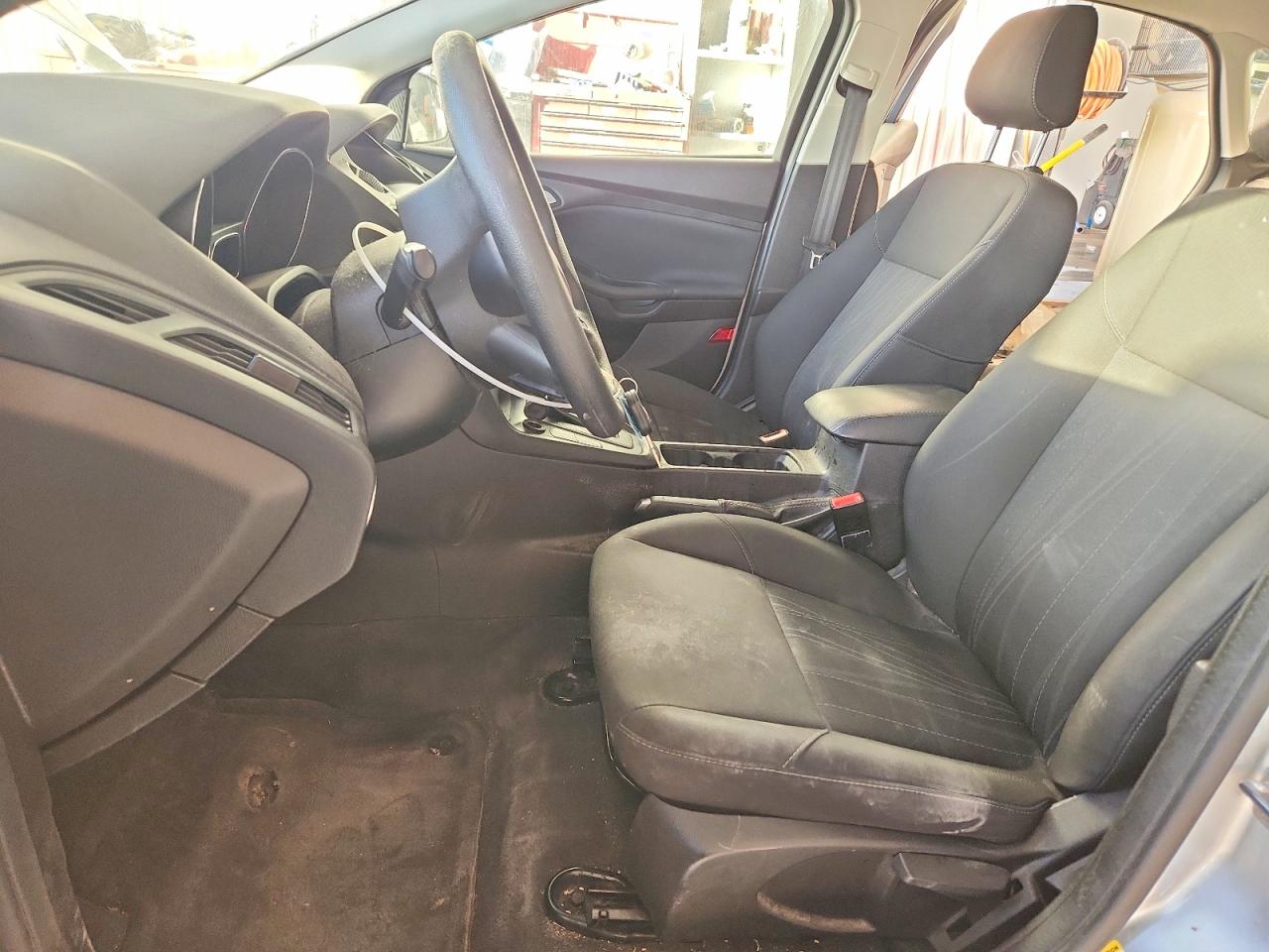 2018 FORD FOCUS SE photo 13
