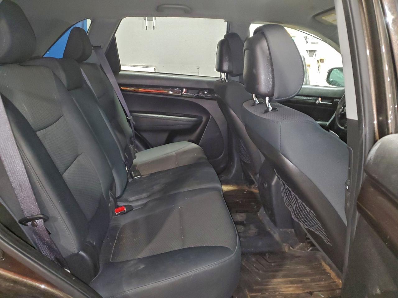 2011 KIA SORENTO BASE photo 21