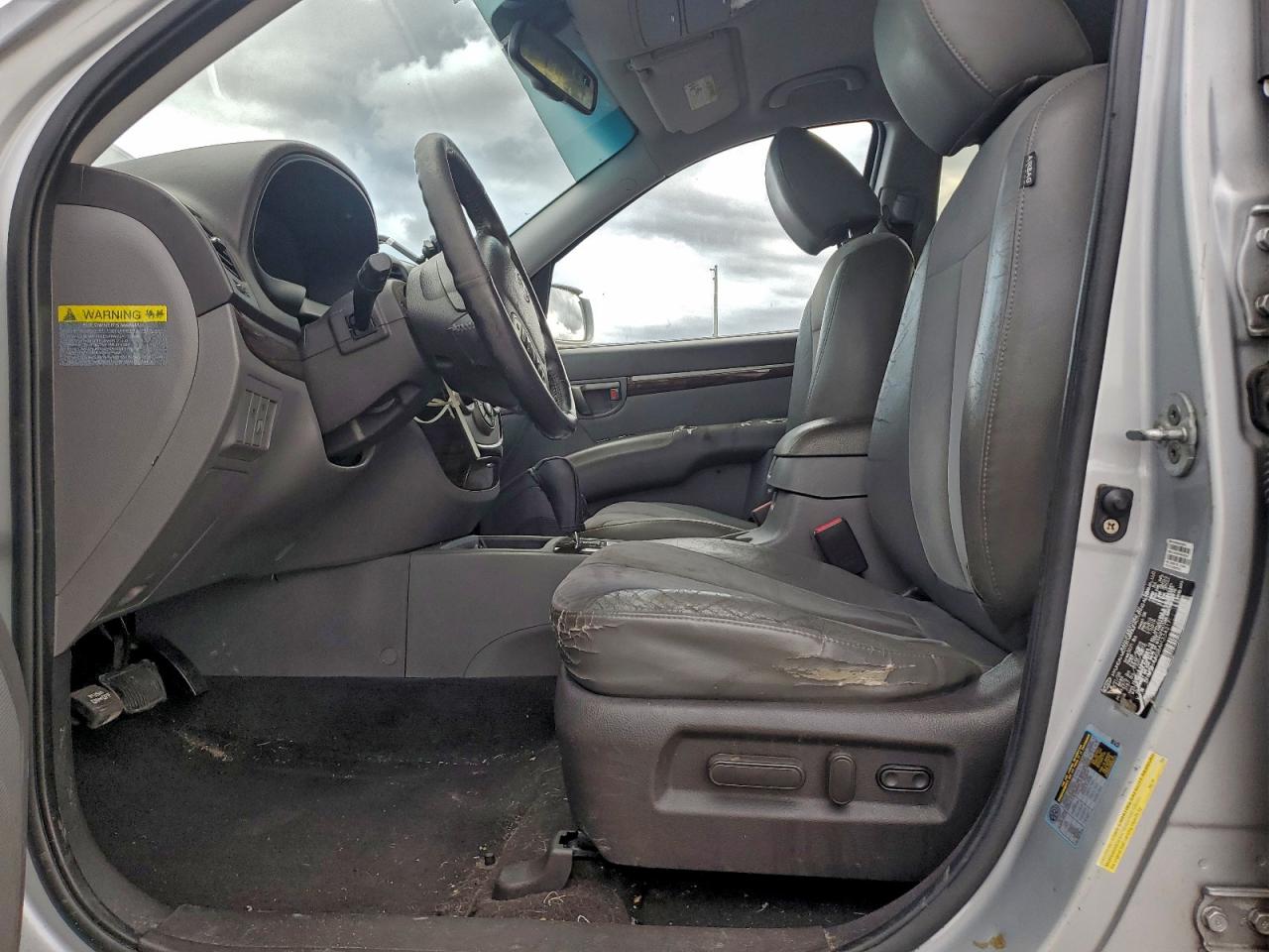 2010 HYUNDAI SANTA FE SE photo 6