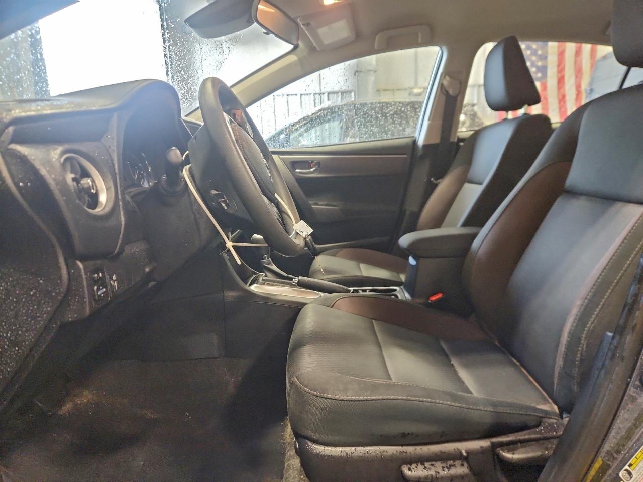 2019 TOYOTA COROLLA L photo 13