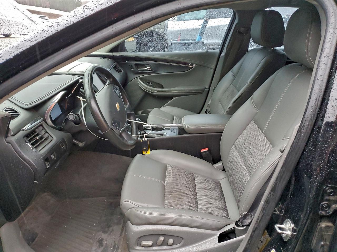 2015 CHEVROLET IMPALA LT photo 13
