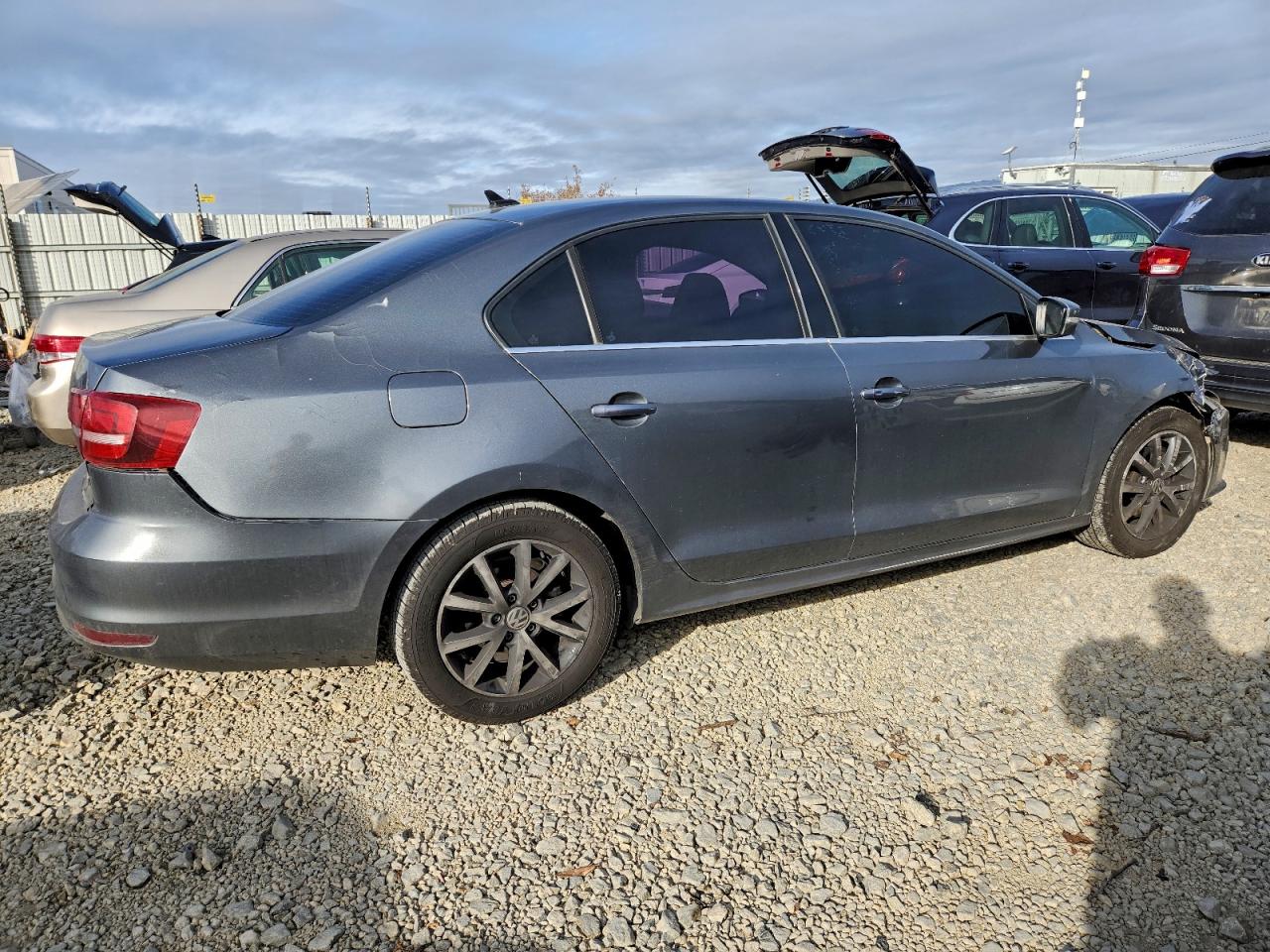 2017 VOLKSWAGEN JETTA SE photo 5
