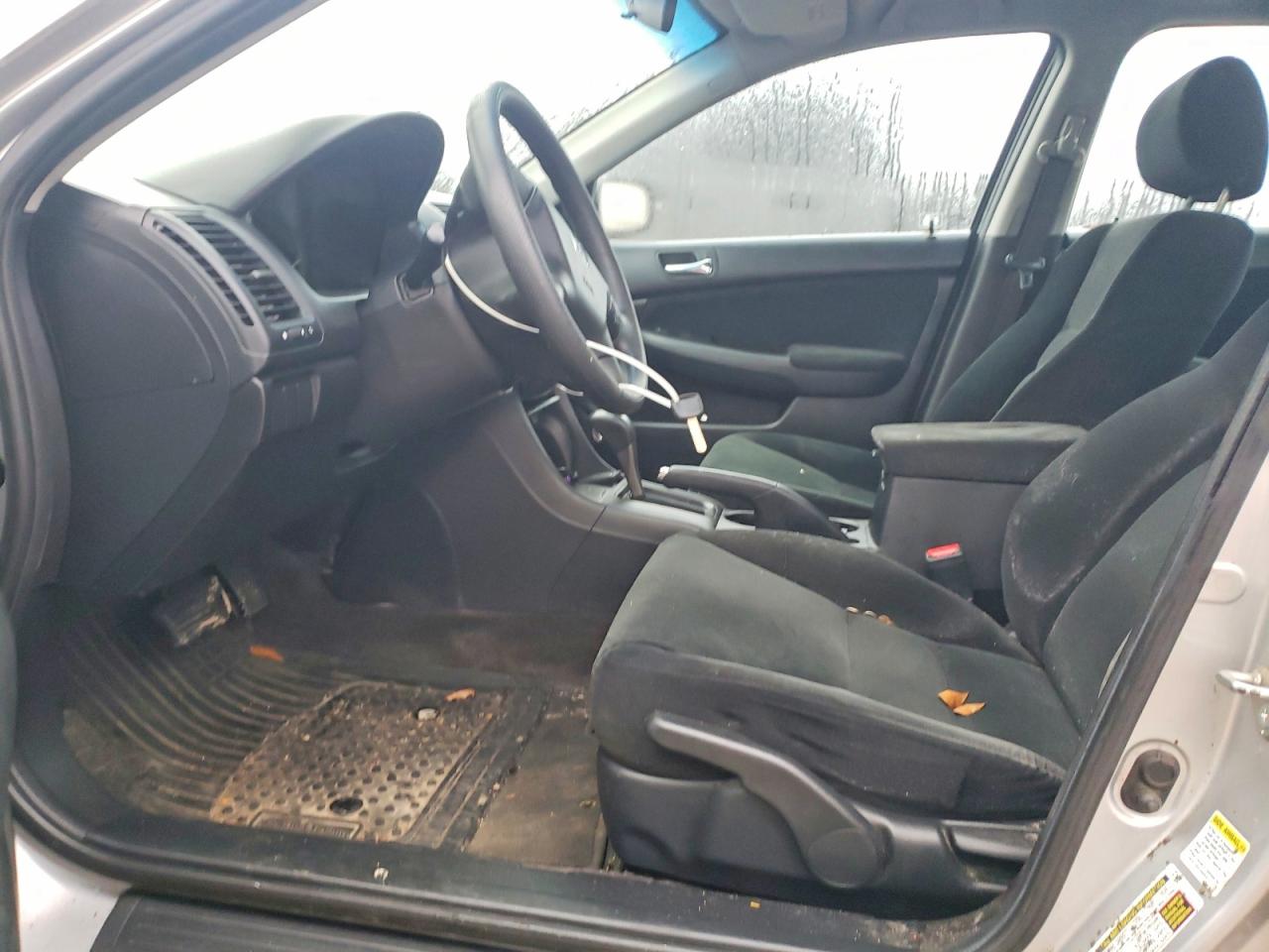 2006 HONDA ACCORD LX photo 7