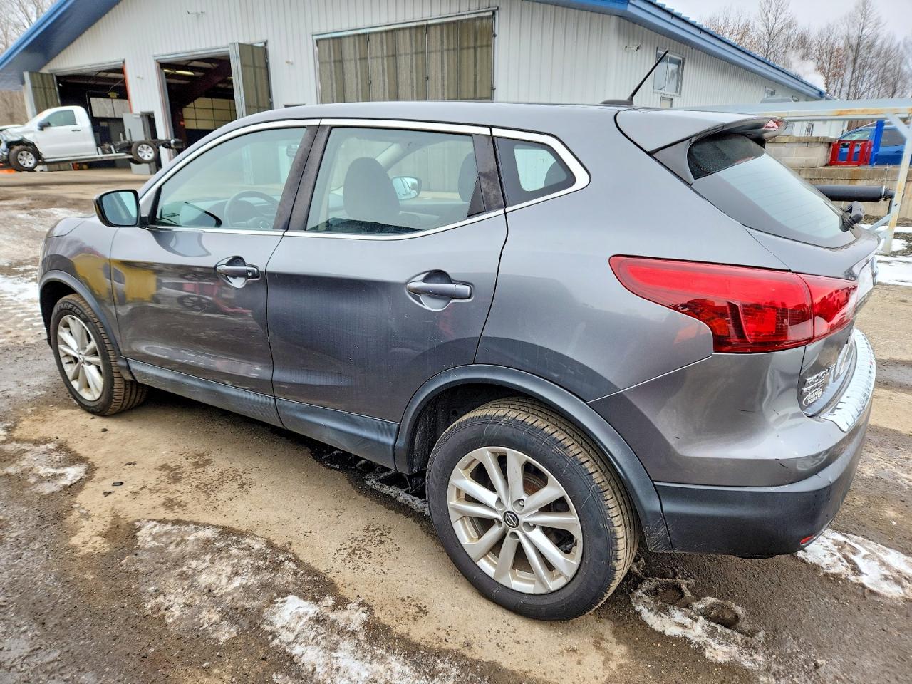 2019 NISSAN ROGUE SPORT S photo 3