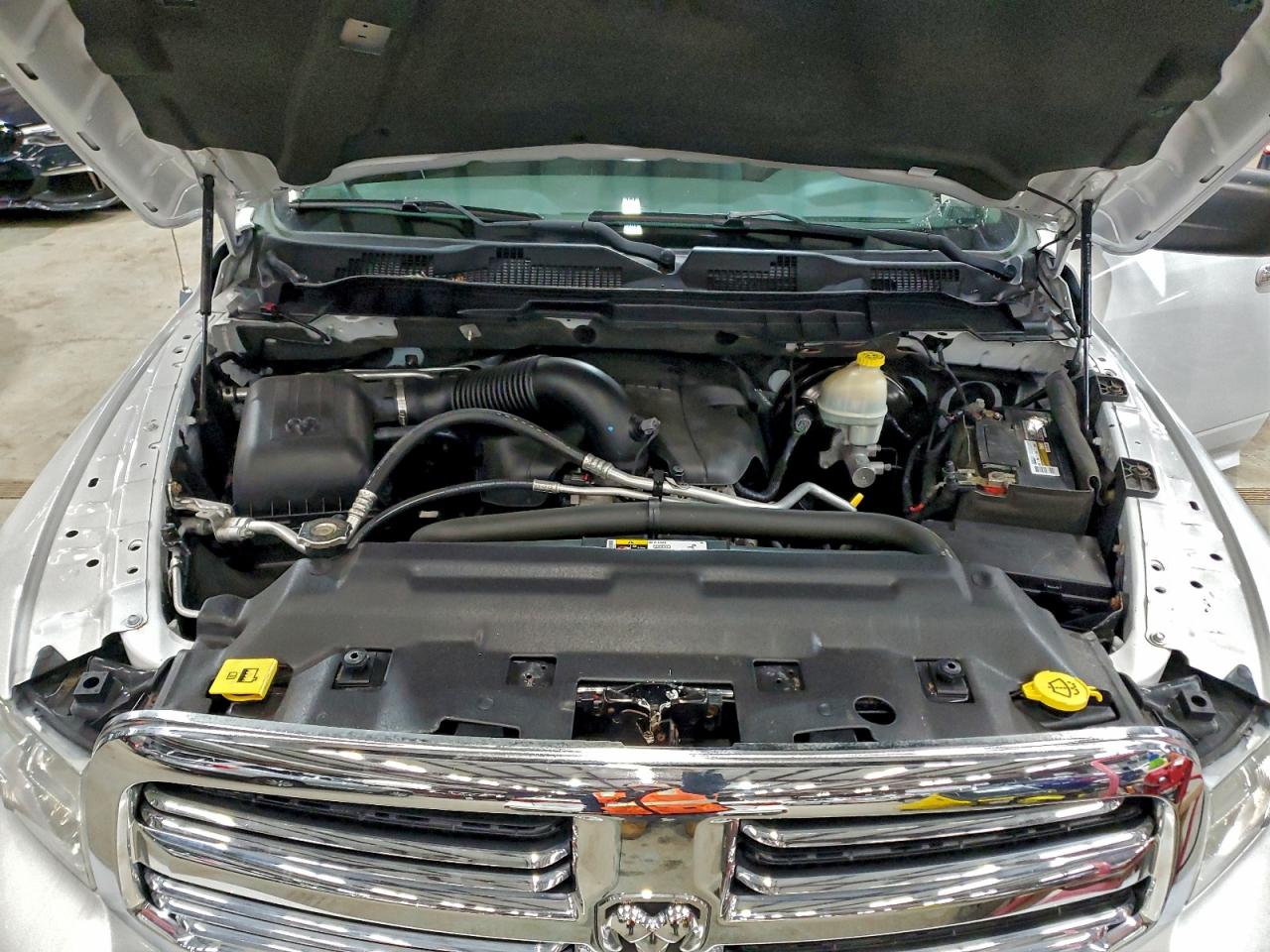 2013 RAM 1500 SLT photo 41