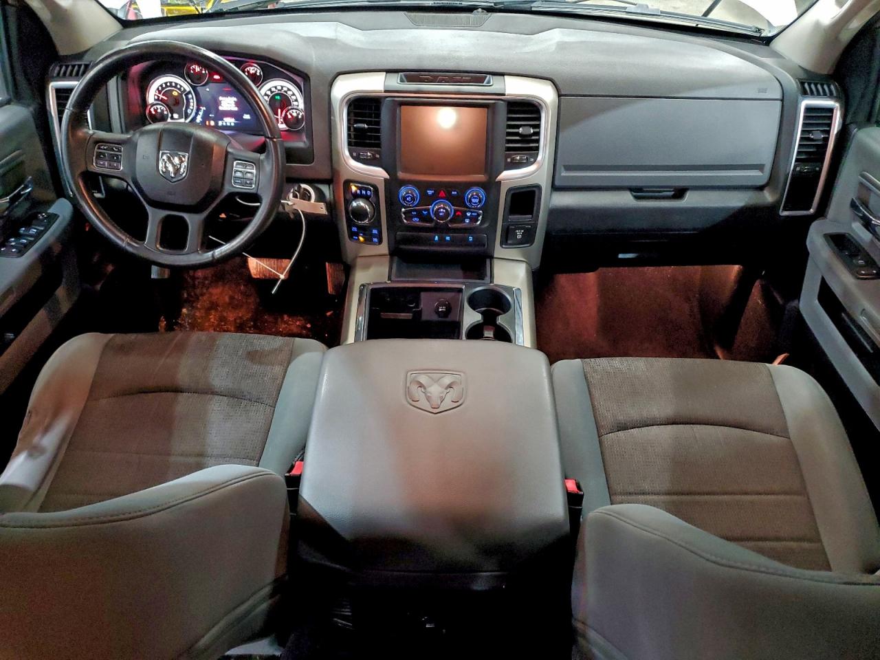 2013 RAM 1500 SLT photo 29