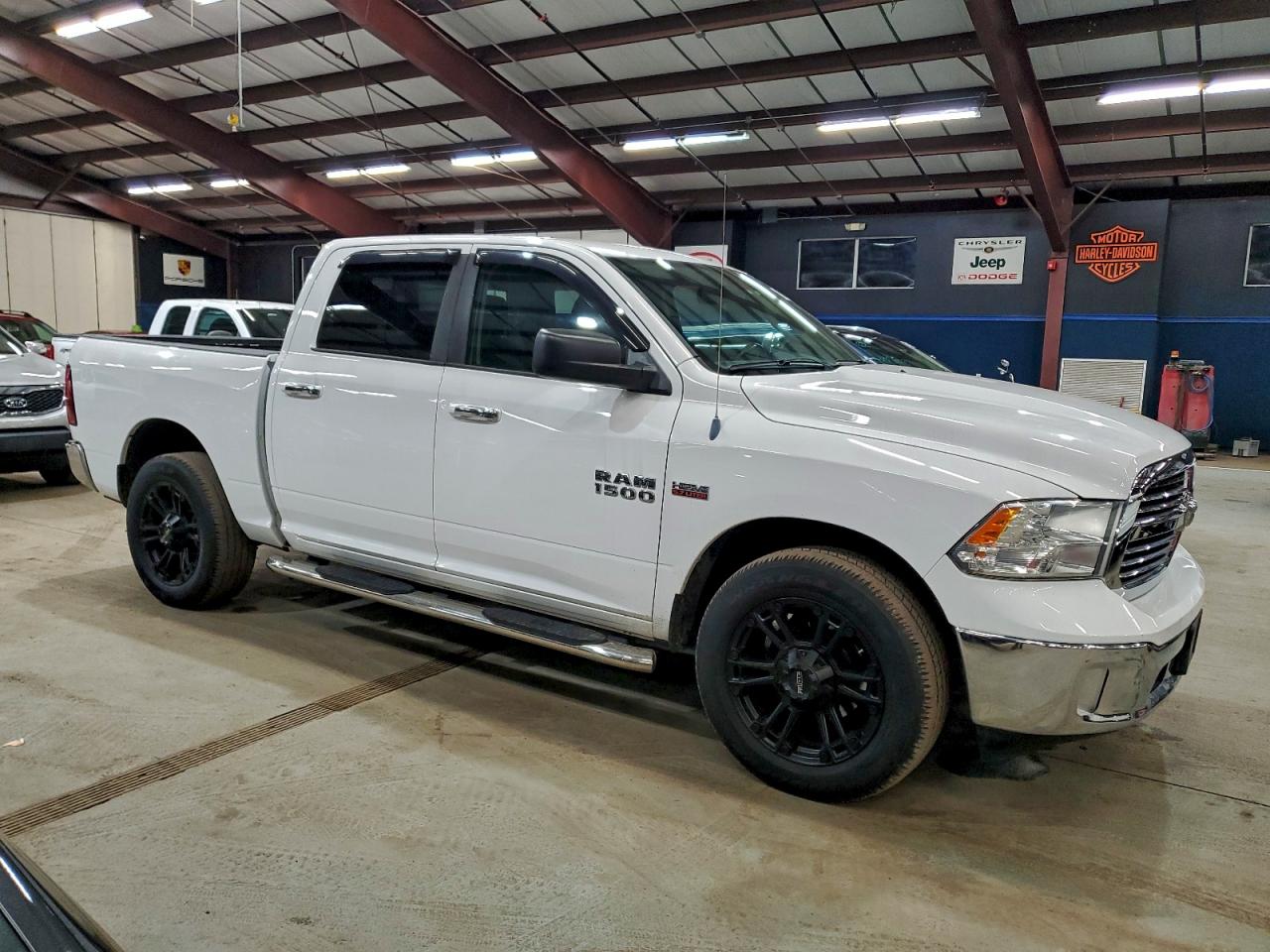 2013 RAM 1500 SLT photo 13