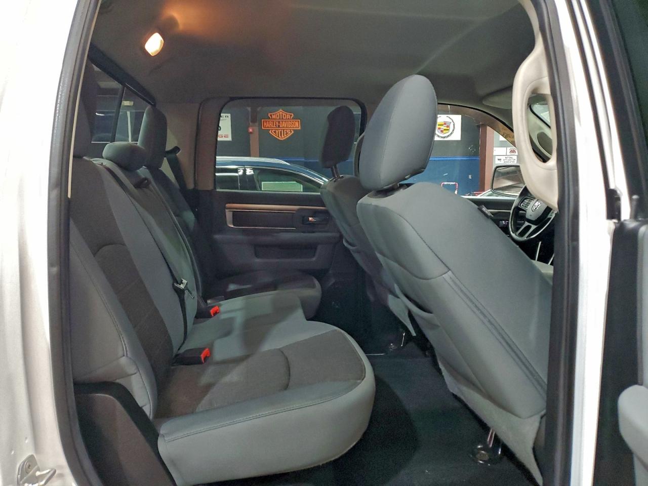 2013 RAM 1500 SLT photo 37