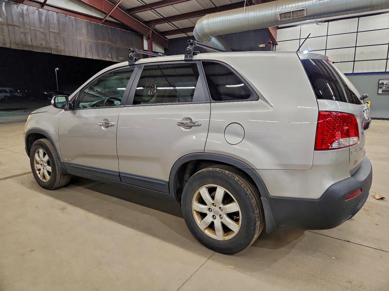 2013 KIA SORENTO LX photo 4