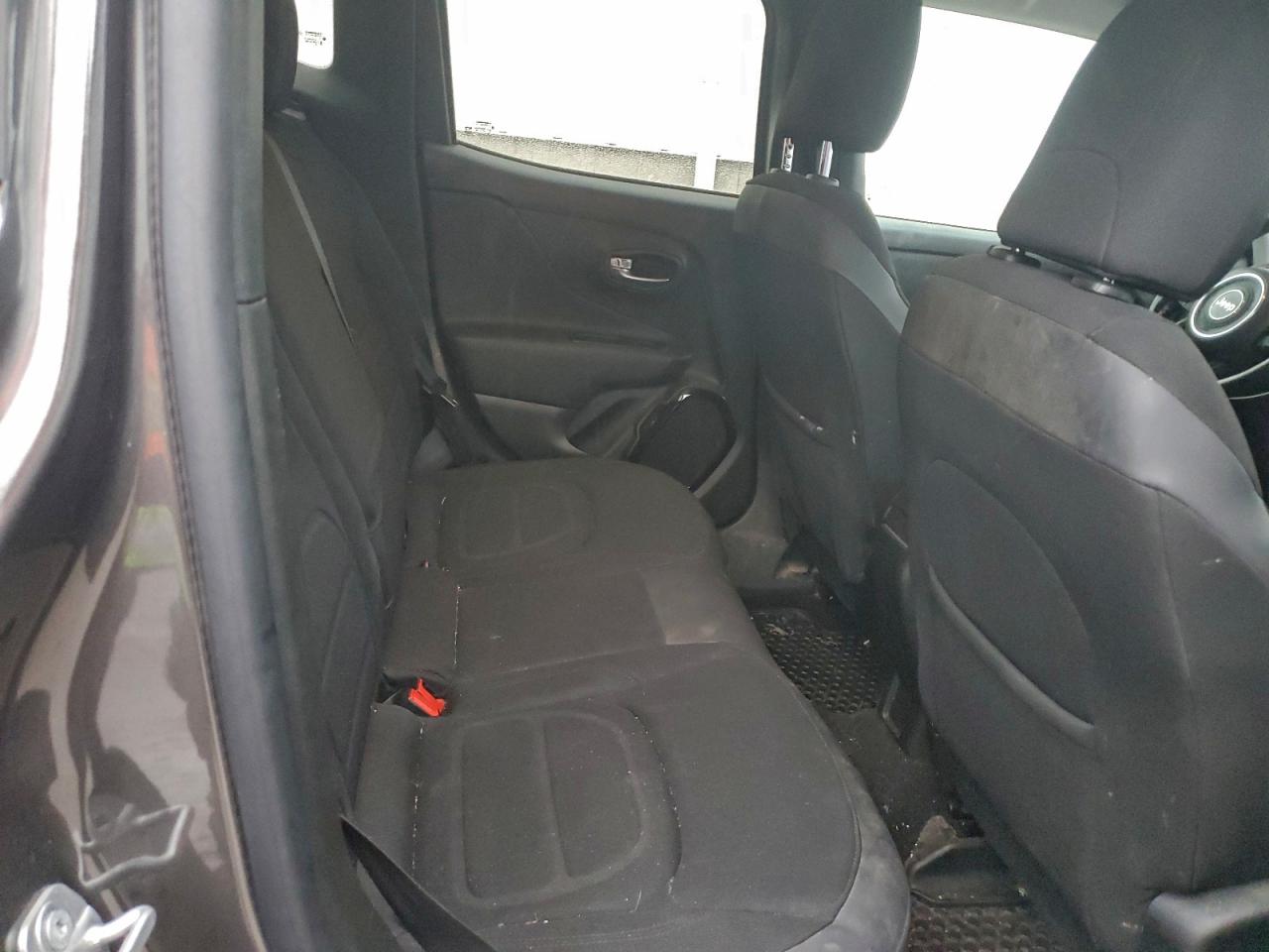 2017 JEEP RENEGADE LATITUDE photo 31