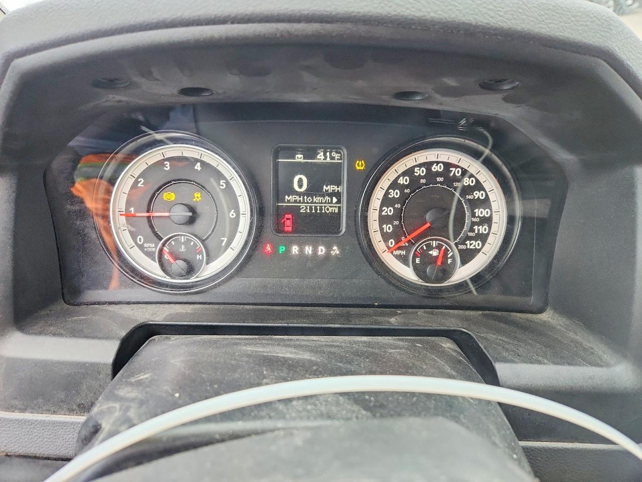 2014 RAM 1500 ST photo 25