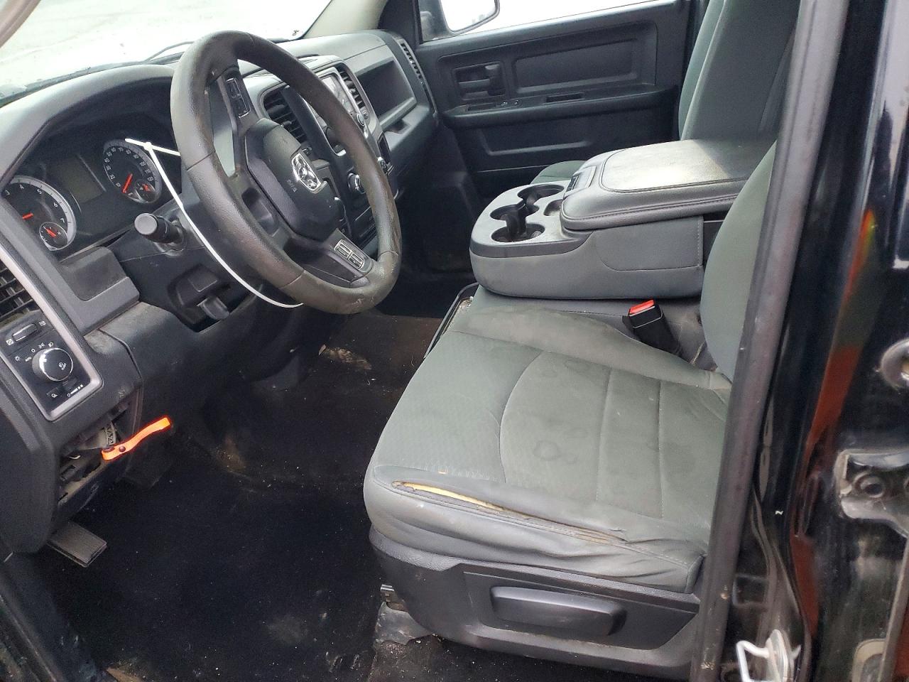 2014 RAM 1500 ST photo 19