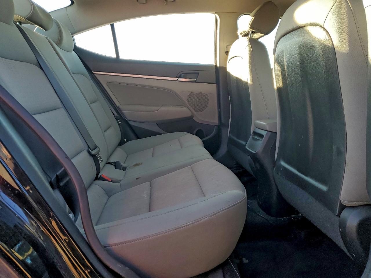 2017 HYUNDAI ELANTRA SE photo 10