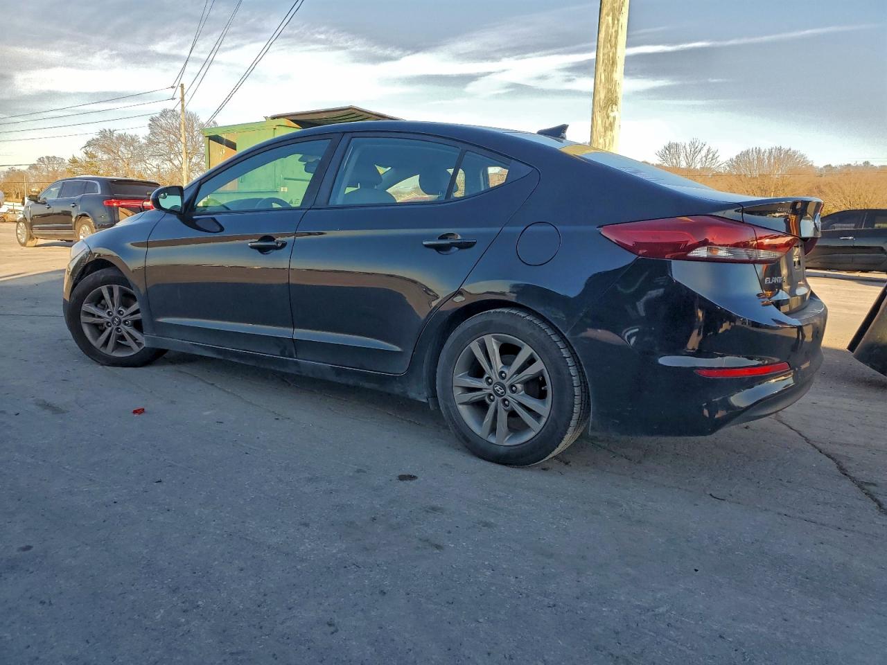 2017 HYUNDAI ELANTRA SE photo 2