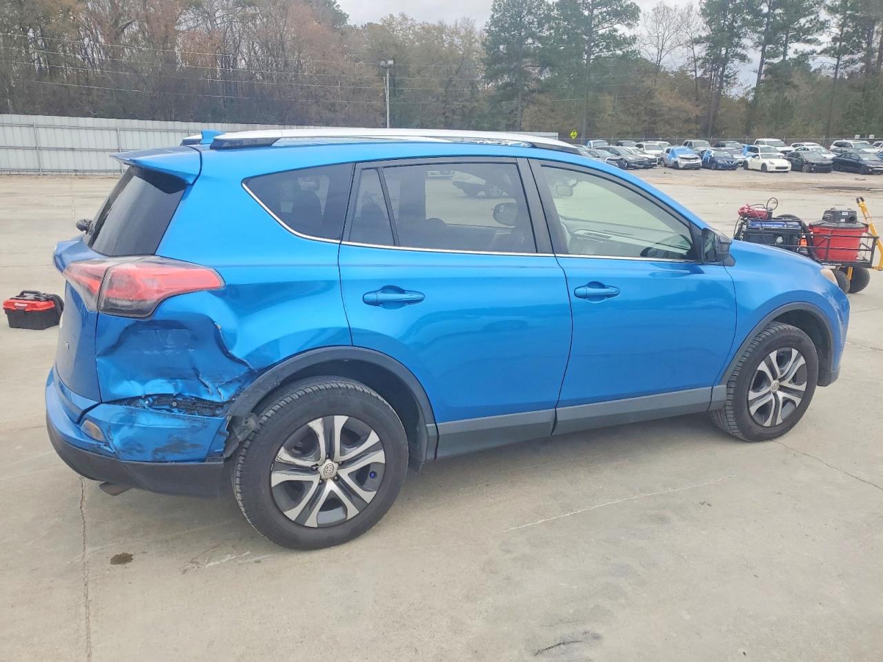 2016 TOYOTA RAV4 LE photo 7