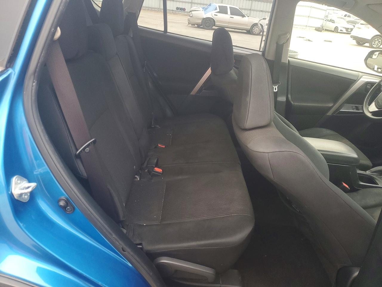 2016 TOYOTA RAV4 LE photo 28