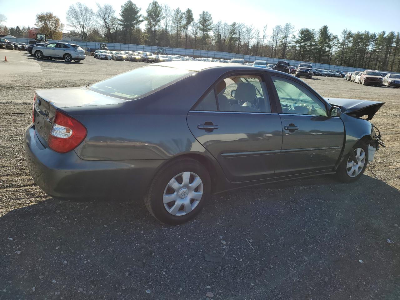 2002 TOYOTA CAMRY LE photo 3