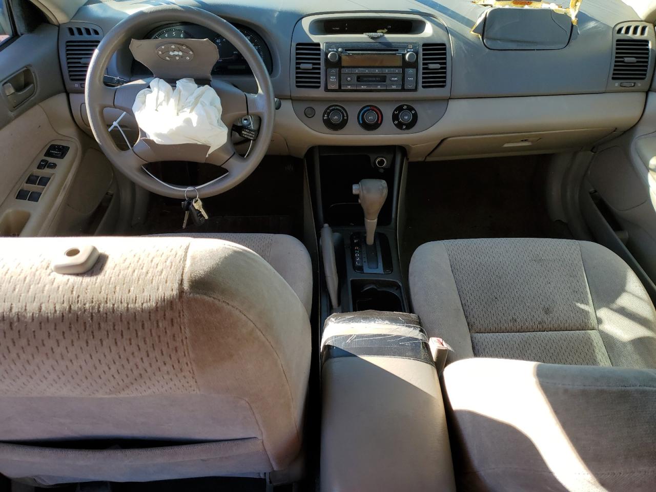 2002 TOYOTA CAMRY LE photo 8