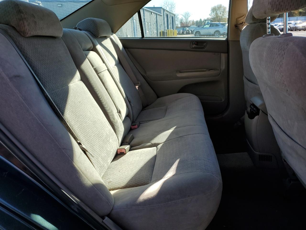 2002 TOYOTA CAMRY LE photo 10