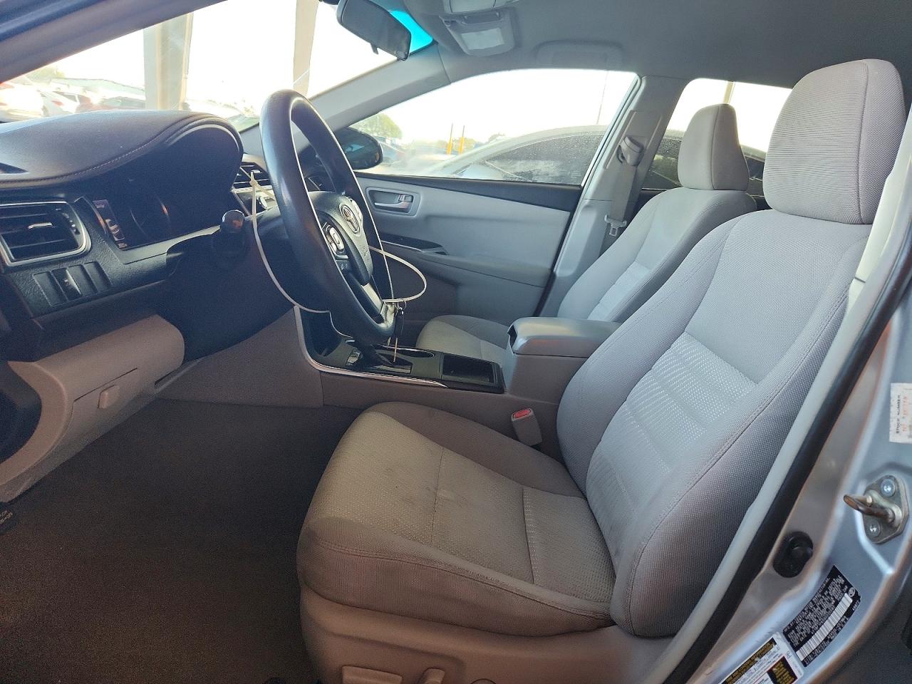 2016 TOYOTA CAMRY LE photo 19