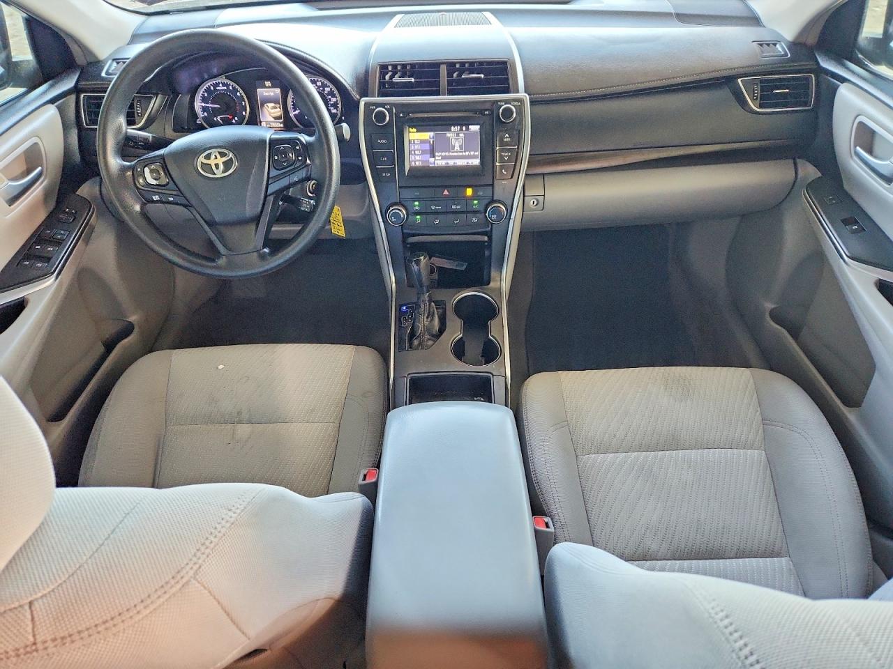 2016 TOYOTA CAMRY LE photo 22