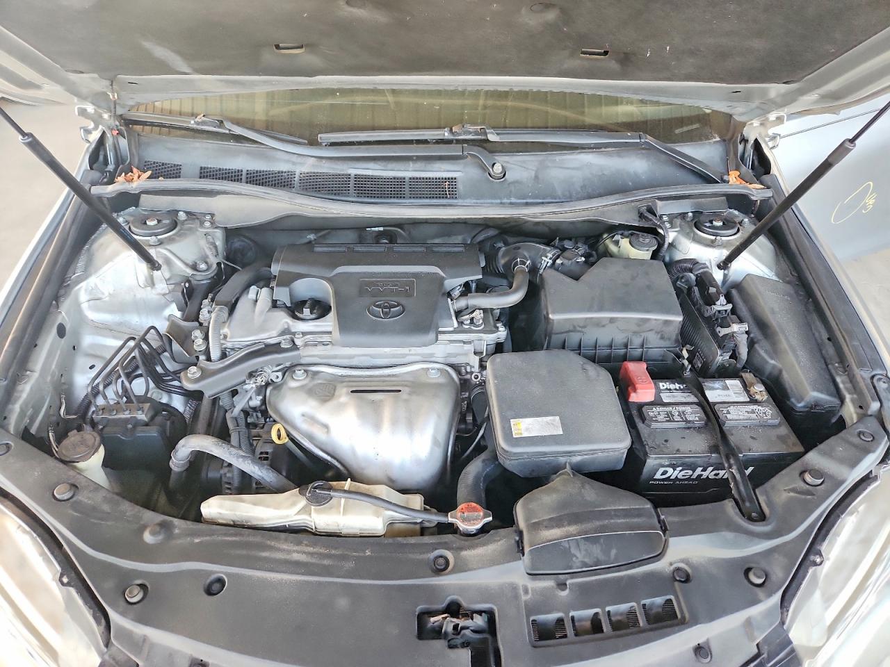 2016 TOYOTA CAMRY LE photo 31