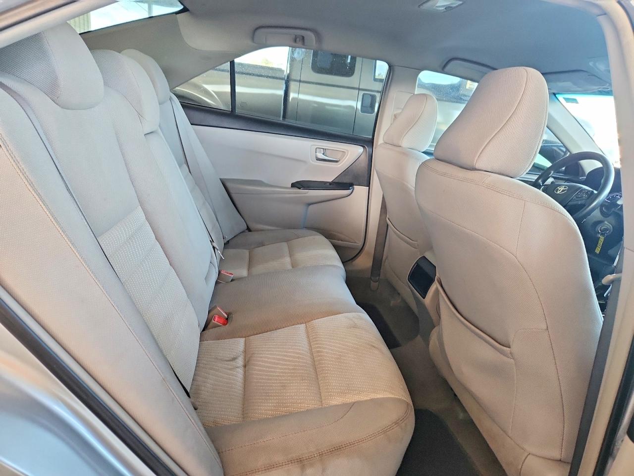 2016 TOYOTA CAMRY LE photo 28