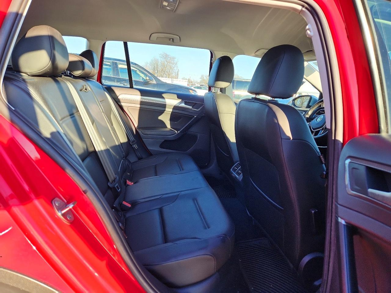 2017 VOLKSWAGEN GOLF ALLTRACK S photo 28