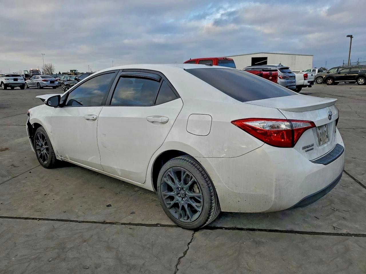 2016 TOYOTA COROLLA L photo 4
