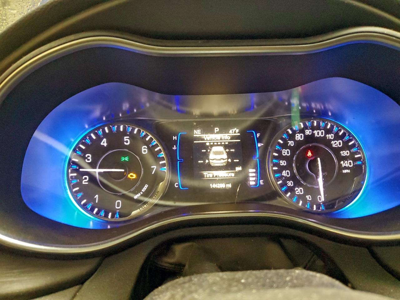 2016 CHRYSLER 200 LIMITED photo 9