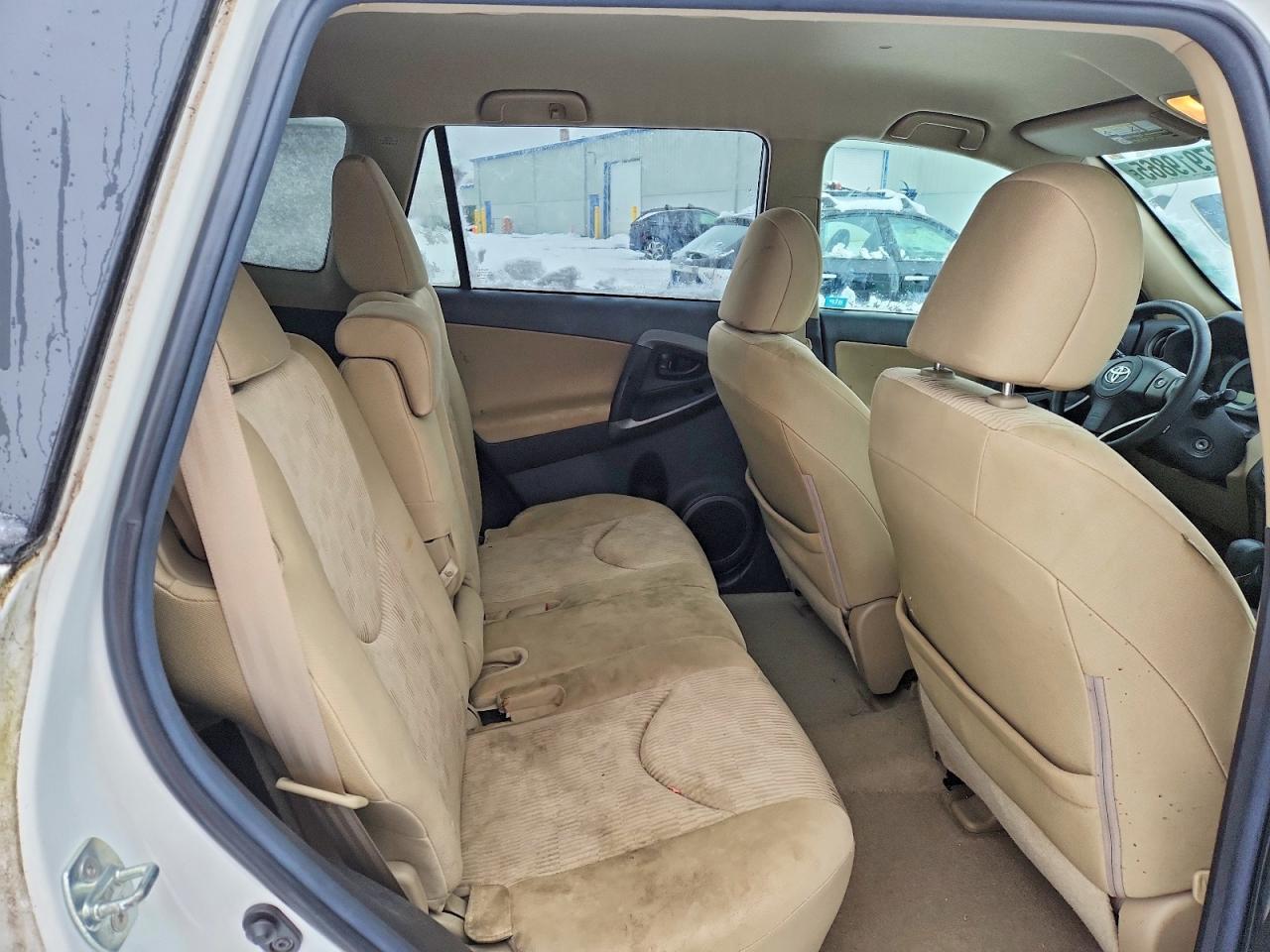 2012 TOYOTA RAV4 photo 11