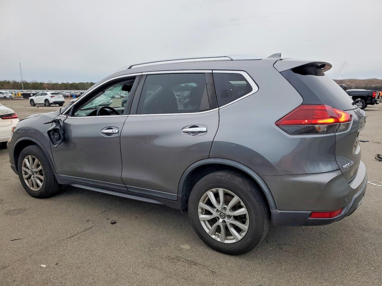 2019 NISSAN ROGUE S photo 2