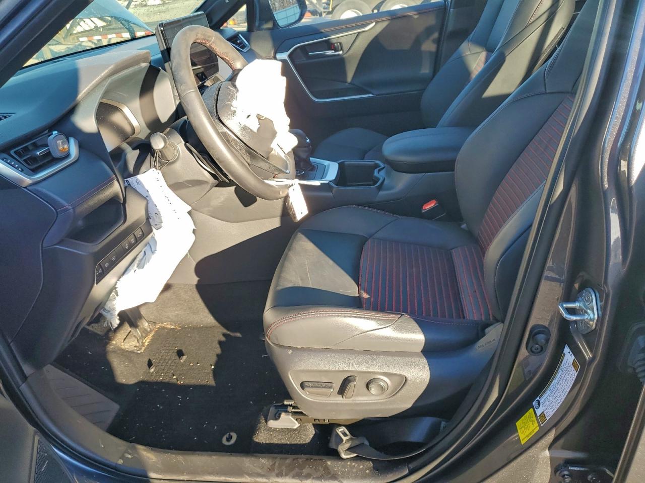 2025 TOYOTA RAV4 XSE photo 13