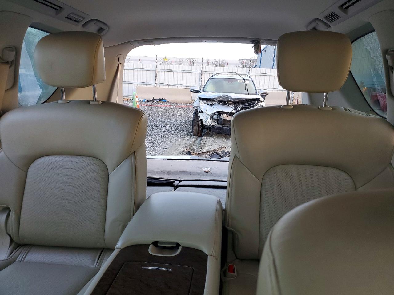2017 INFINITI QX80 BASE photo 28