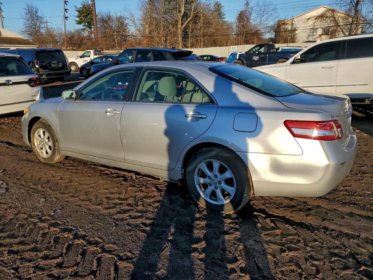 2011 TOYOTA CAMRY BASE photo 3