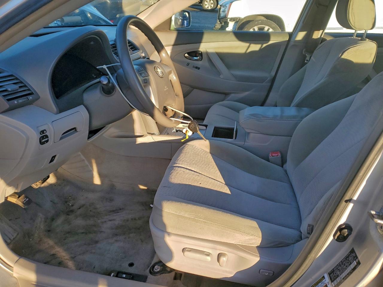 2011 TOYOTA CAMRY BASE photo 13