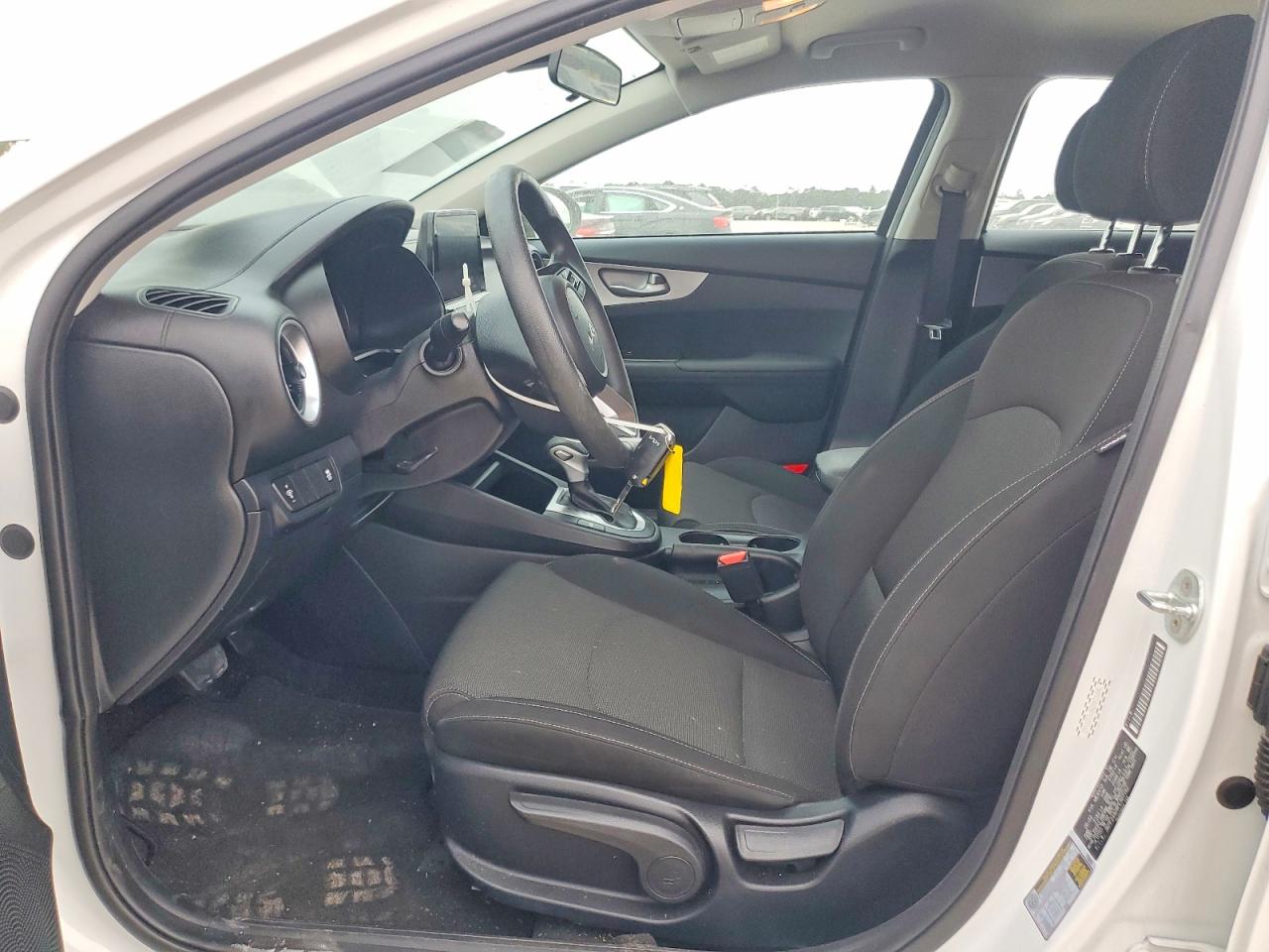 2023 KIA FORTE LX photo 13