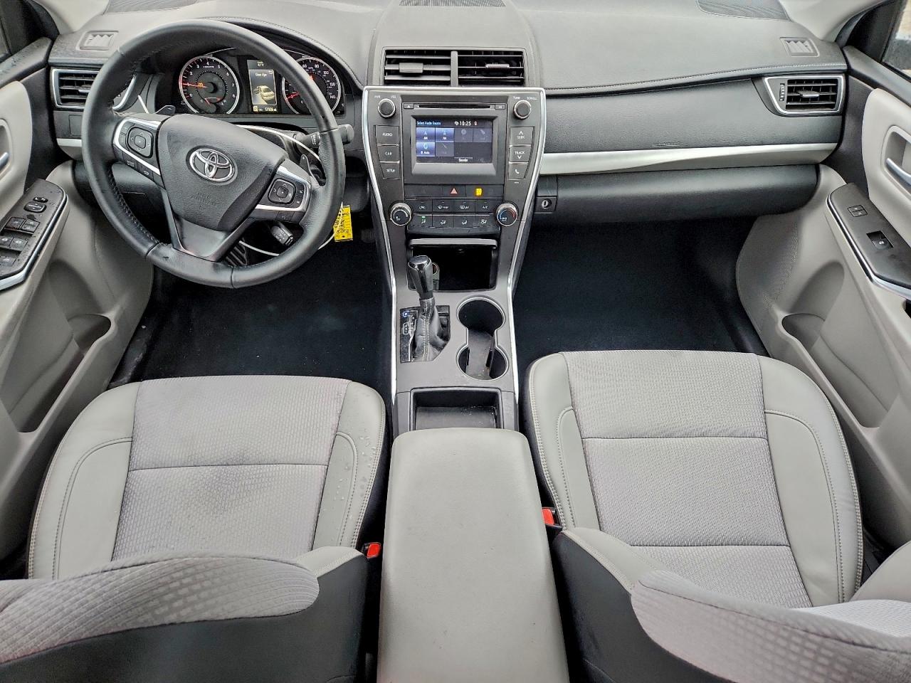 2017 TOYOTA CAMRY LE photo 15