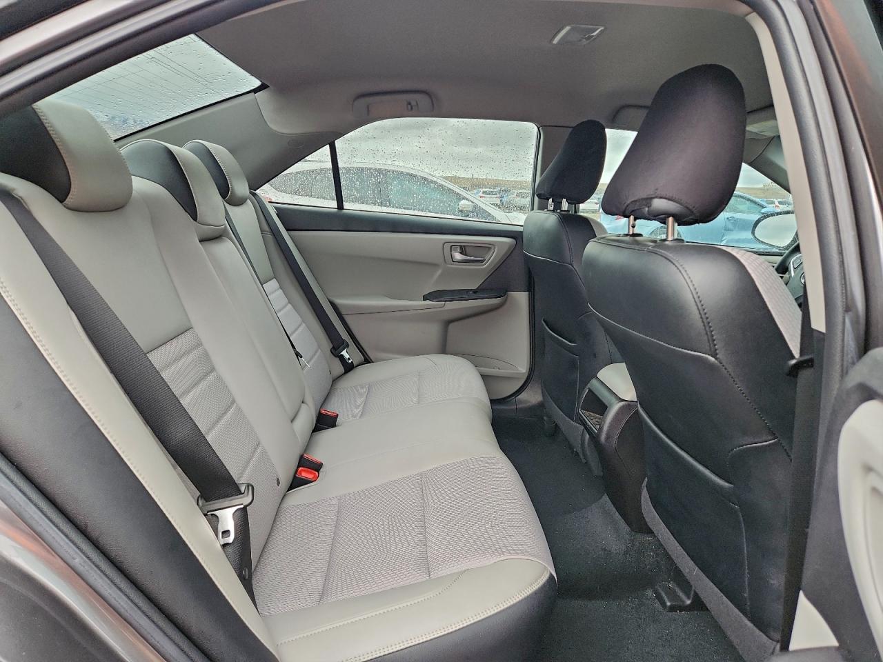 2017 TOYOTA CAMRY LE photo 19