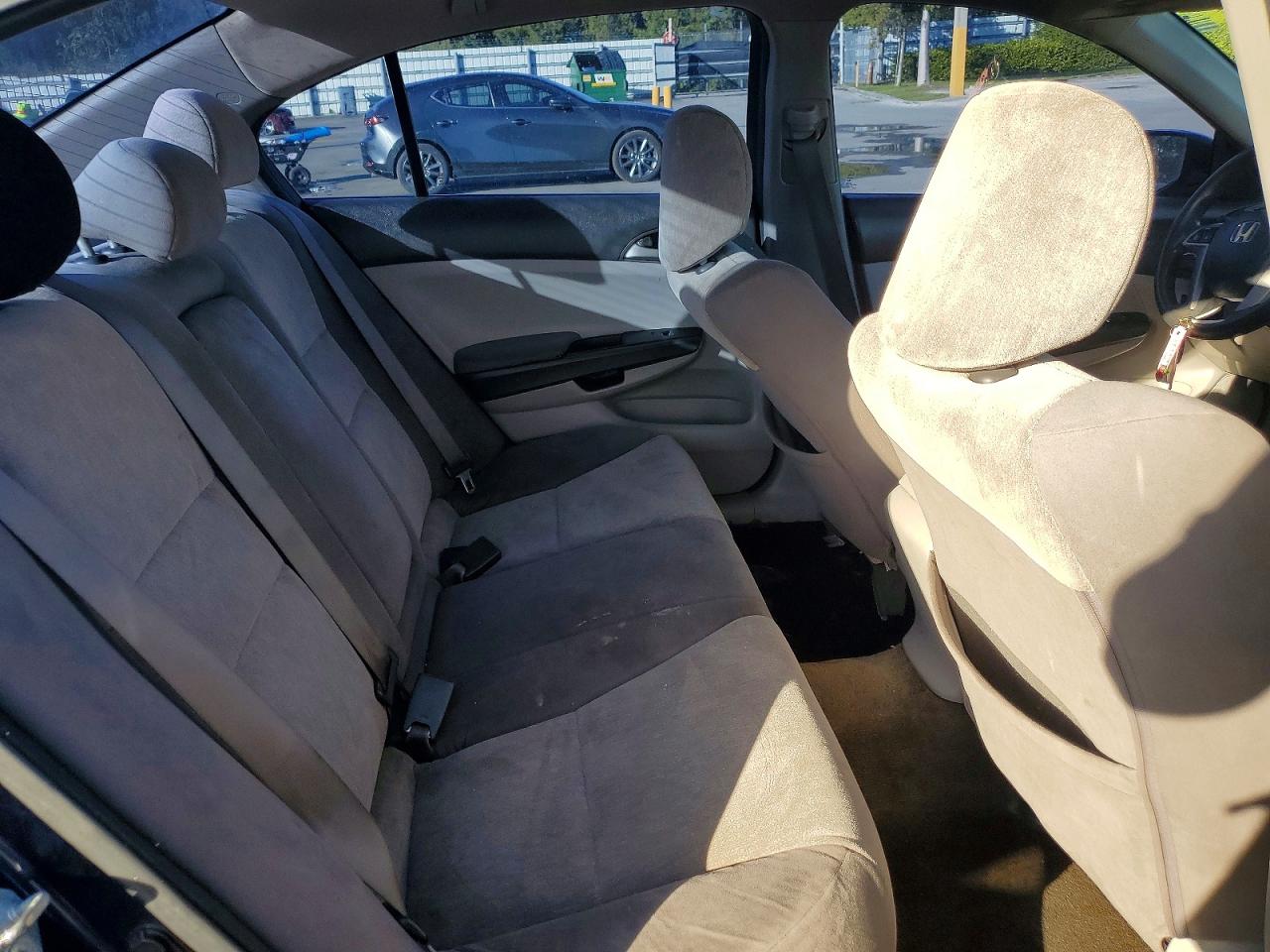 2010 HONDA ACCORD LX photo 19