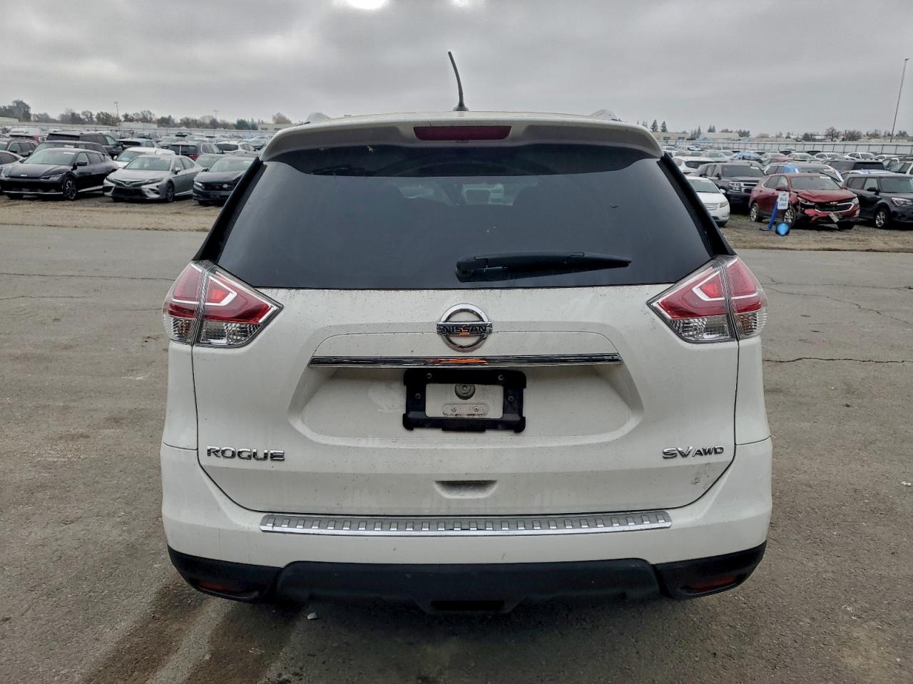 2016 NISSAN ROGUE S photo 11
