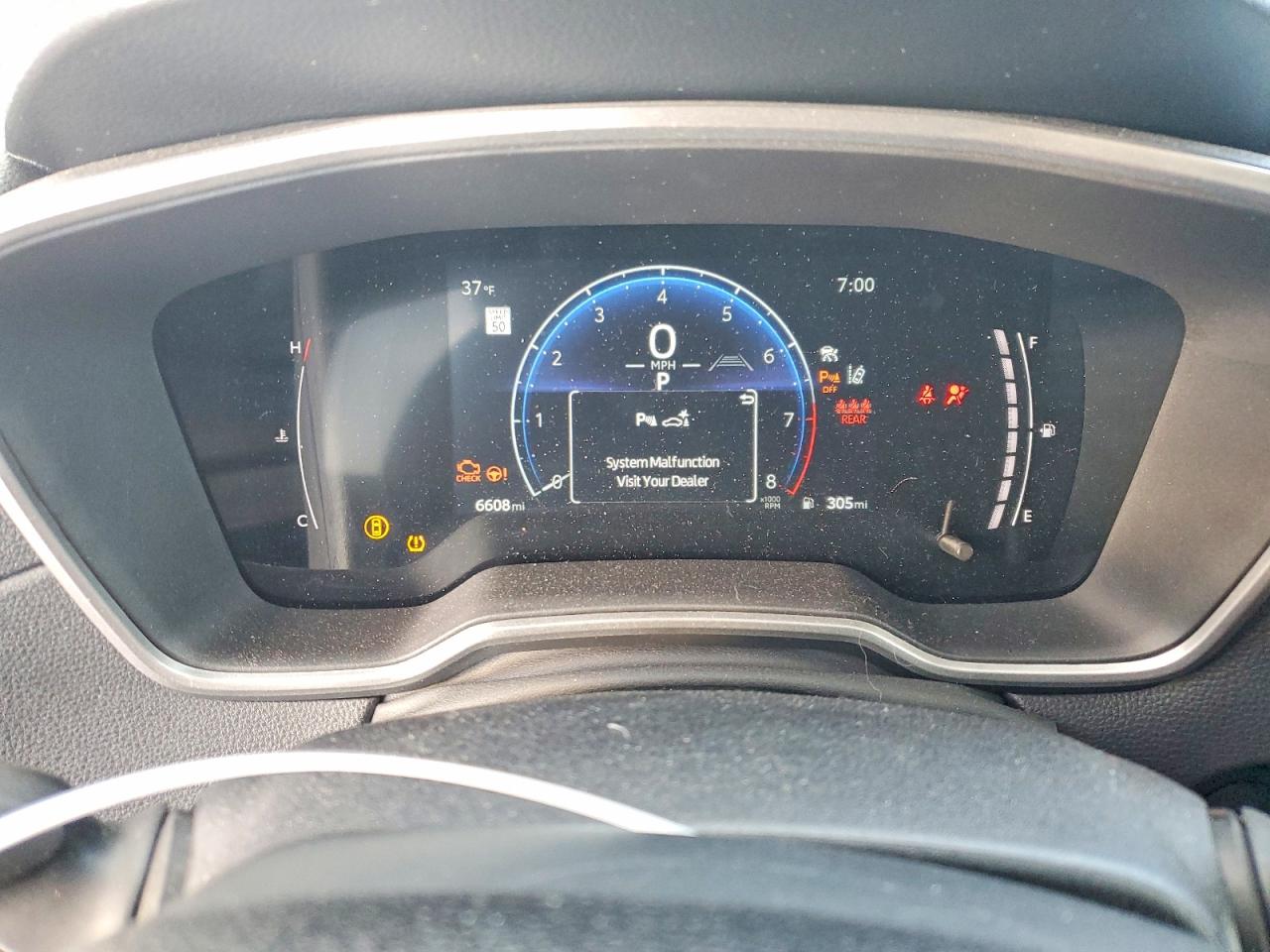 2025 TOYOTA COROLLA CROSS XLE photo 17